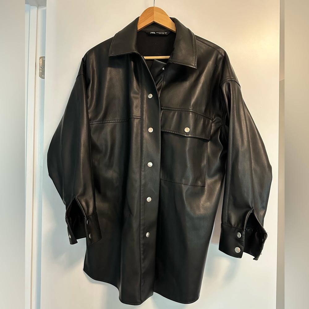 FAUX LEATHER SHACKET - Black
